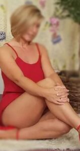 Dama koja voli romantične početke i perverzne završetke